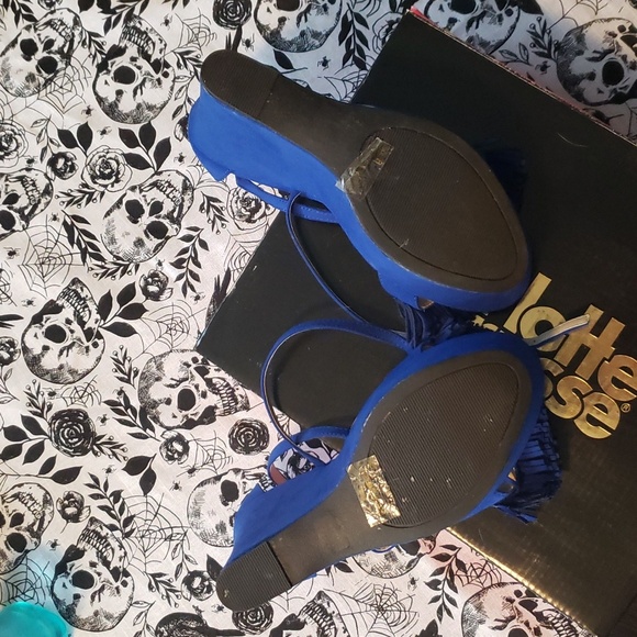 FRINGE ROYAL BLUE WEDGES WITH CRIS CROSS STRAPS - Picture 8 of 11